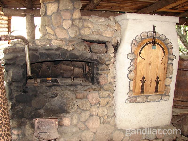 Дудутки. Домик самогонщика