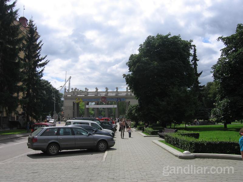 парк Горького в Минске по улице Фрунзе,2